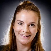 Frau Karina Kosbab